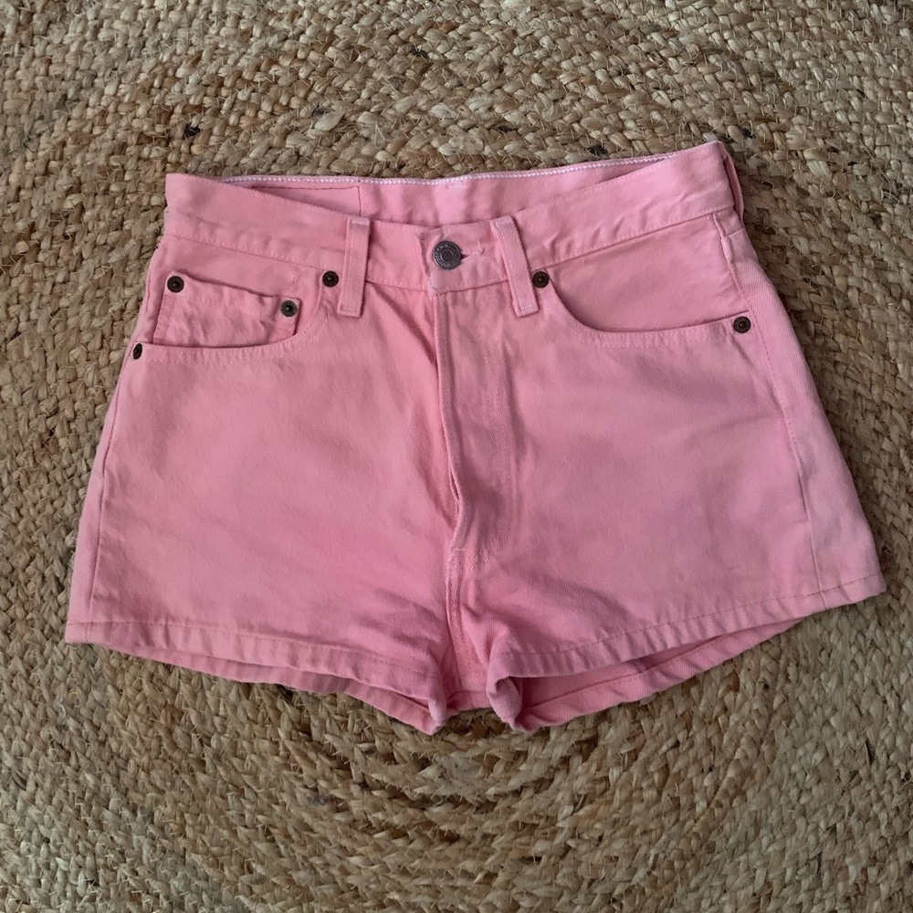 Pink Levi’s shorts